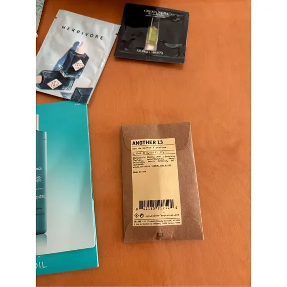 Lot of Beauty Samples, NWT - Picture 13 of 15